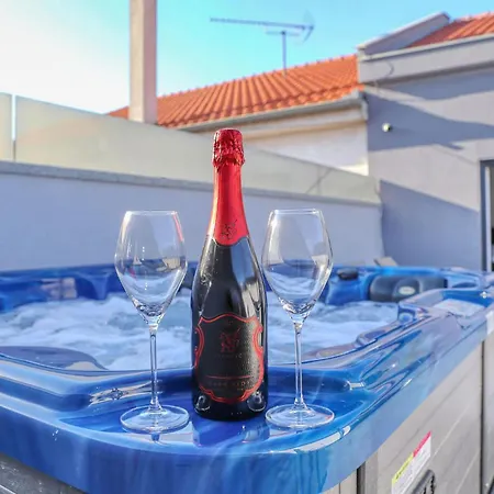 Apartman Amazing In With Wifi Zára