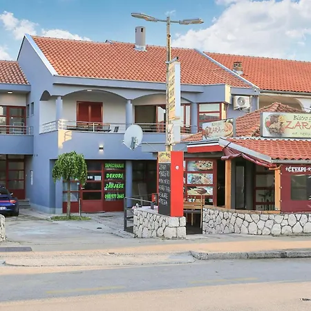 公寓 Amazing In With Wifi 扎达尔